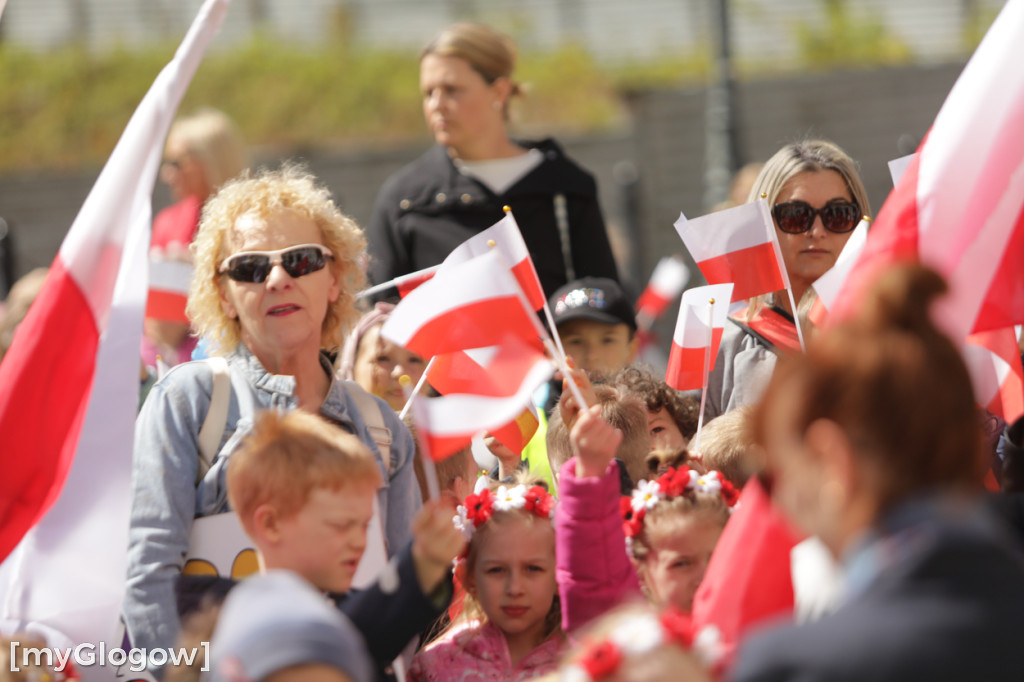 Piękny patriotyzm! Przedszkolaki z flagami