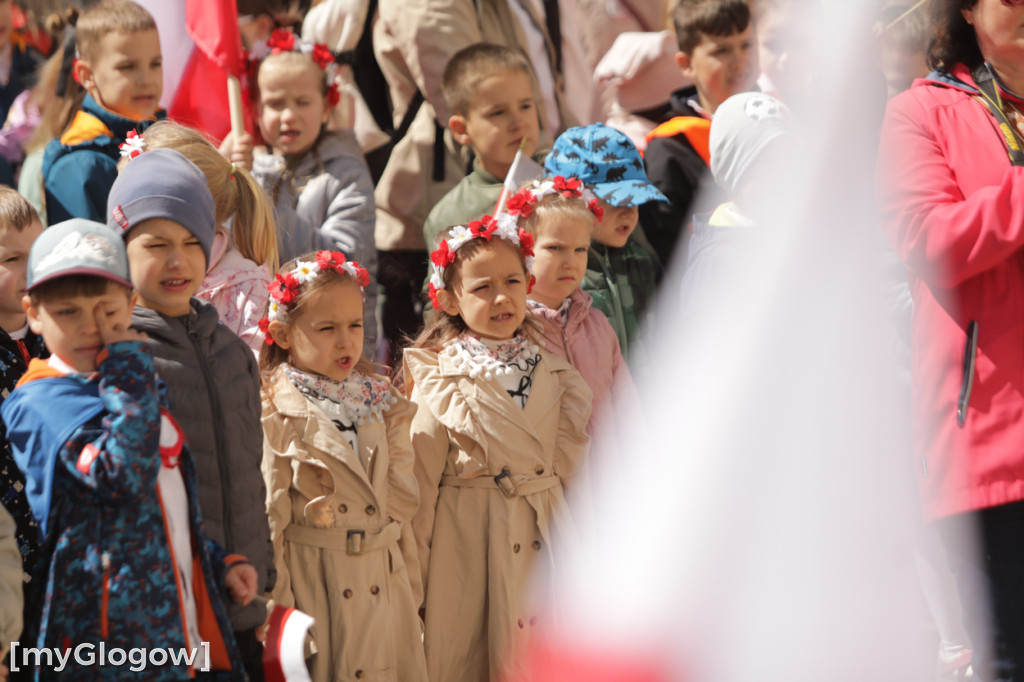 Piękny patriotyzm! Przedszkolaki z flagami