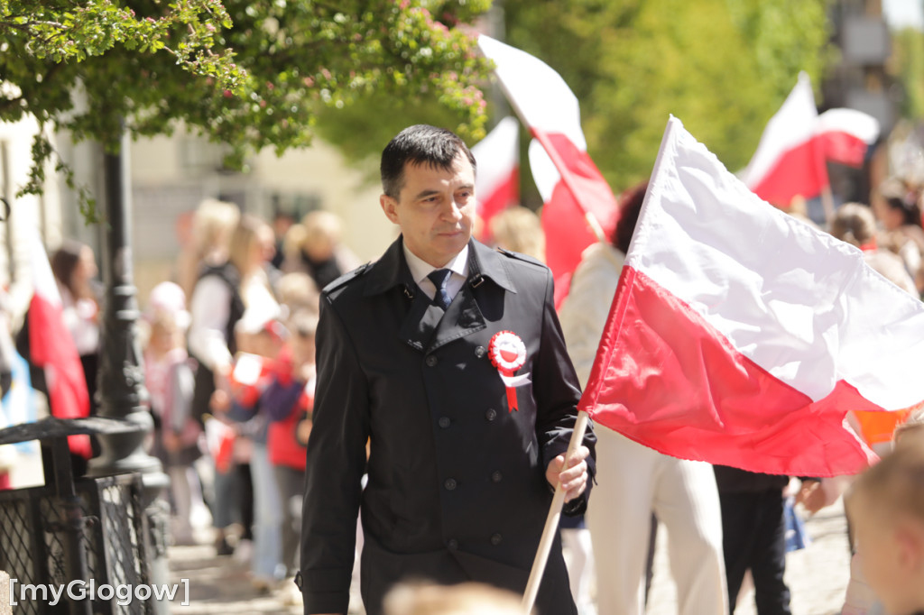 Piękny patriotyzm! Przedszkolaki z flagami