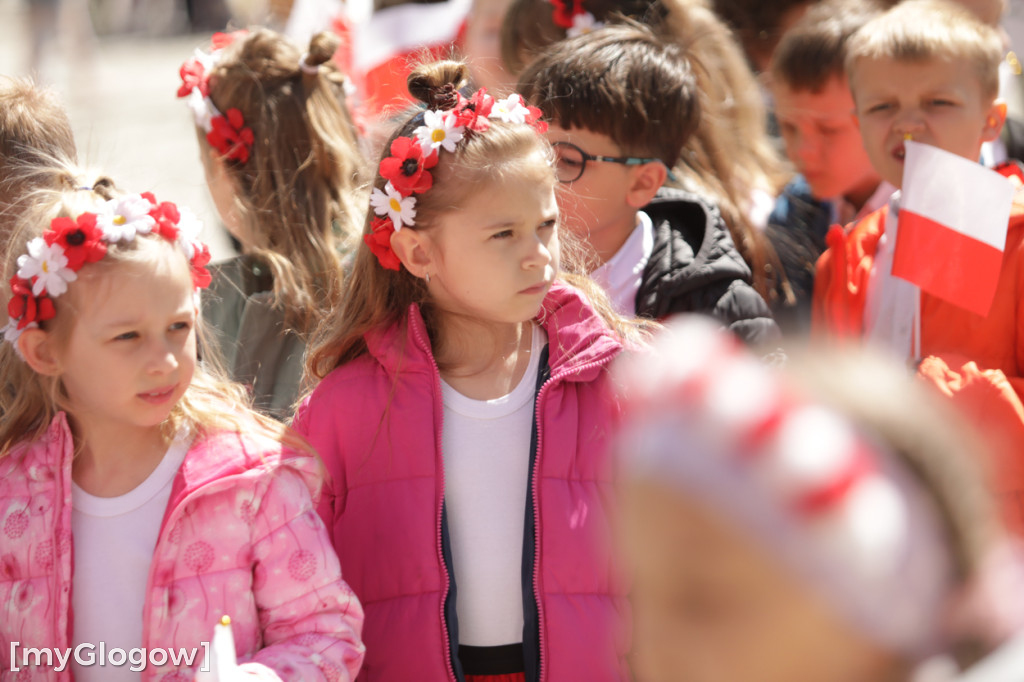Piękny patriotyzm! Przedszkolaki z flagami