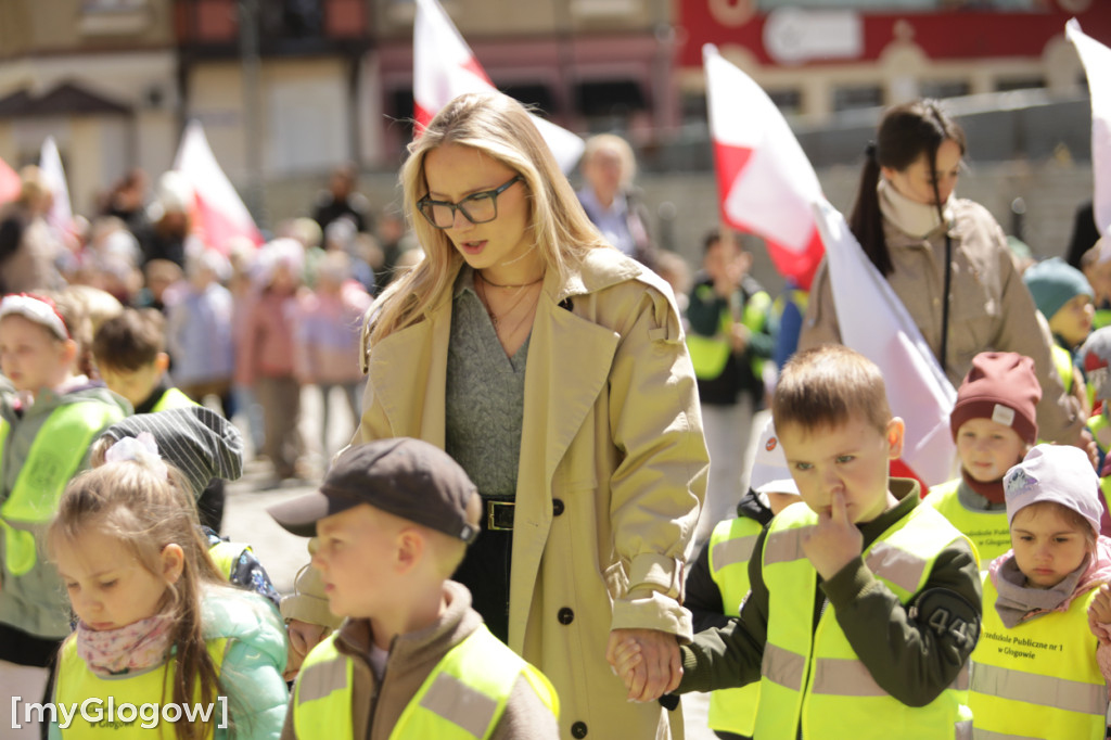 Piękny patriotyzm! Przedszkolaki z flagami