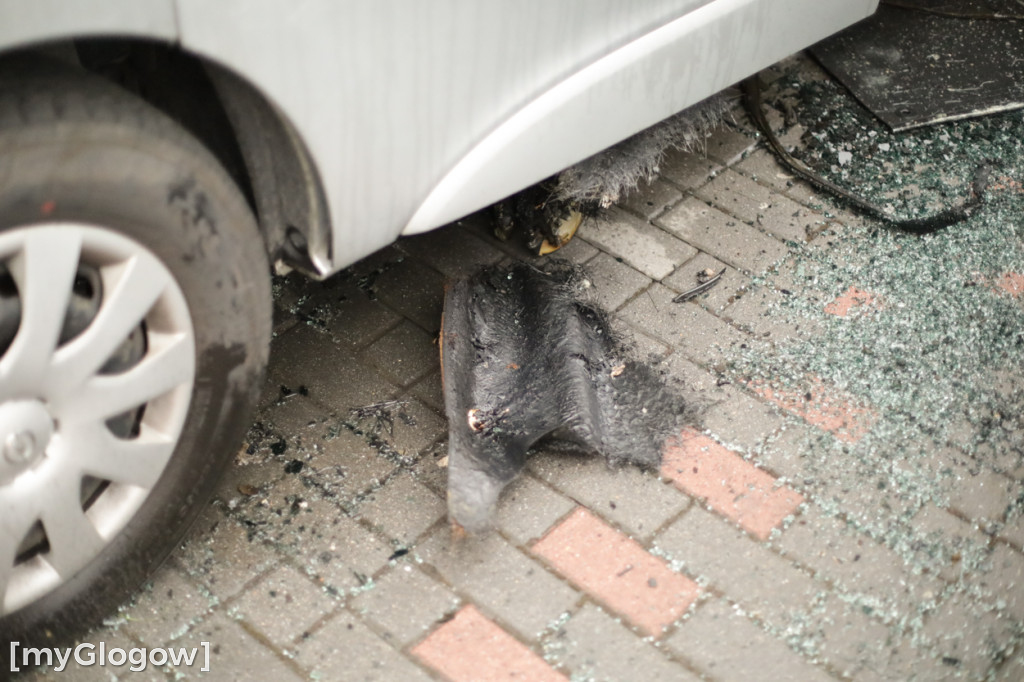 Pożar auta na parkingu w Głogowie