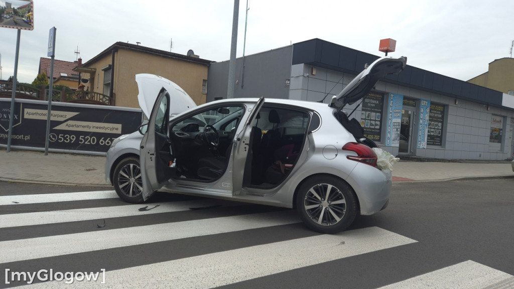 Kolizja na skrzyżowaniu. Są poszkodowani