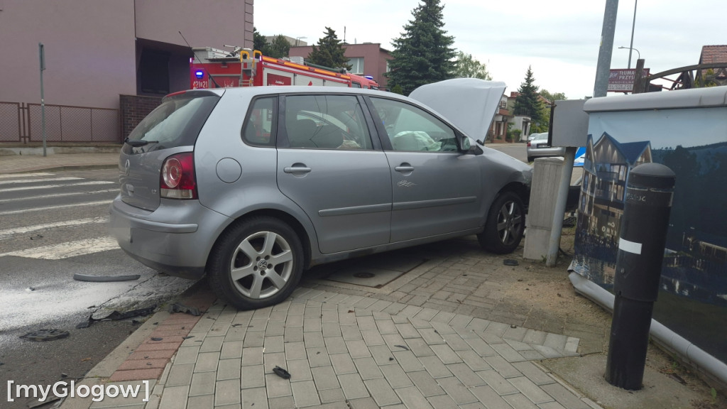 Kolizja na skrzyżowaniu. Są poszkodowani