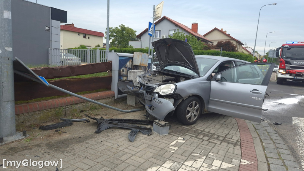 Kolizja na skrzyżowaniu. Są poszkodowani