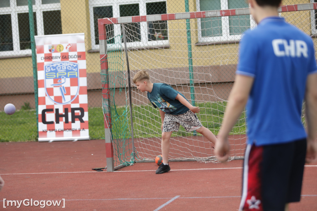 Zajęcia z piłki ręcznej w SP 11 w Głogowie