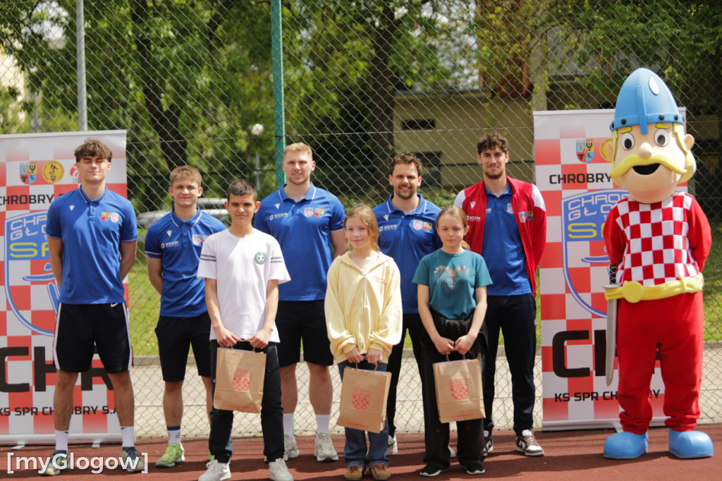 Zajęcia z piłki ręcznej w SP 11 w Głogowie