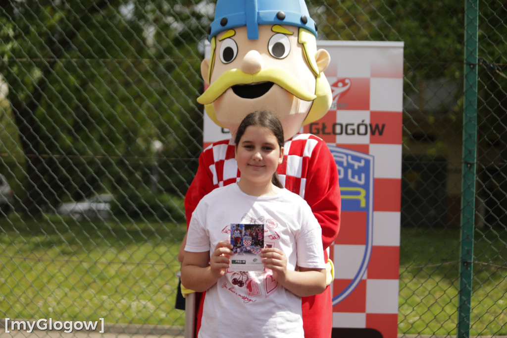 Zajęcia z piłki ręcznej w SP 11 w Głogowie