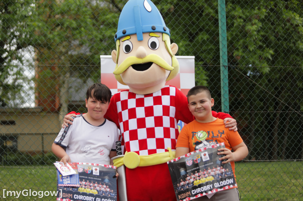 Zajęcia z piłki ręcznej w SP 11 w Głogowie
