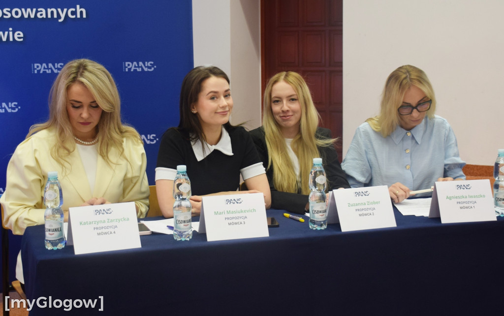 Empatia czy wiedza? Debata w PANS w Głogowie