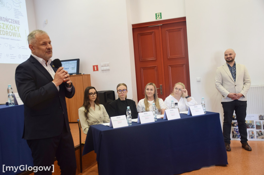 Empatia czy wiedza? Debata w PANS w Głogowie