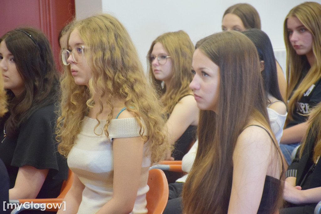 Empatia czy wiedza? Debata w PANS w Głogowie