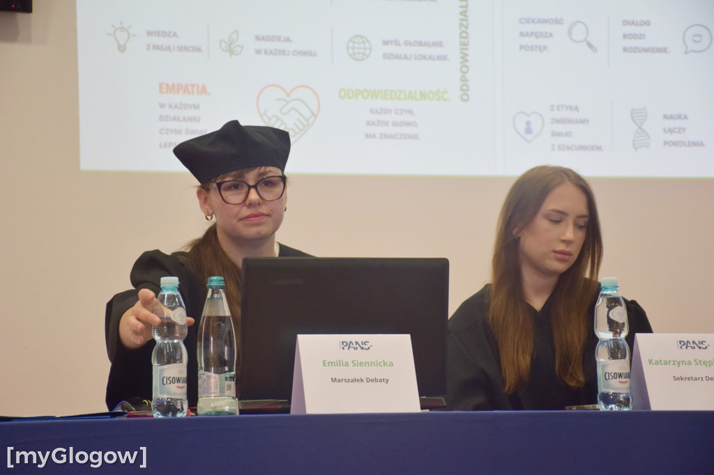 Empatia czy wiedza? Debata w PANS w Głogowie