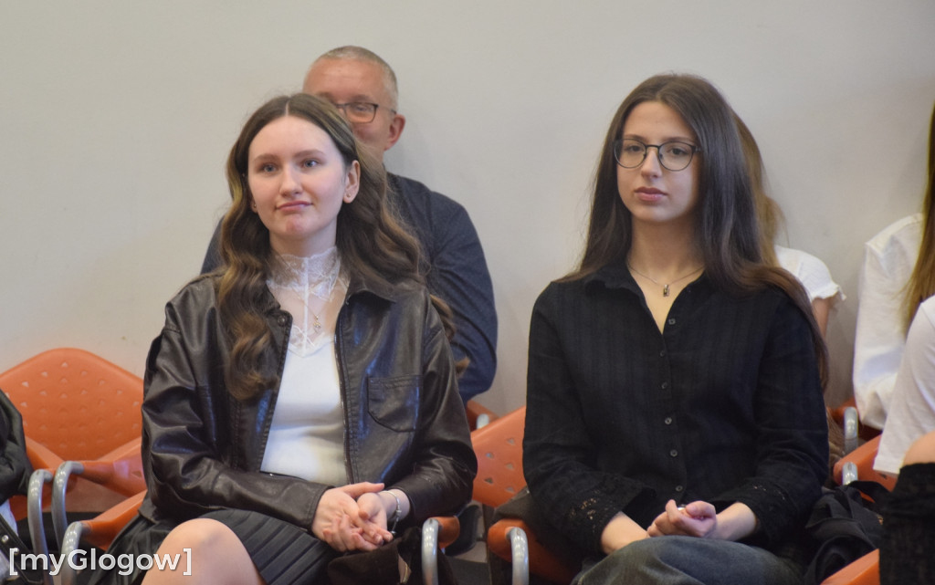 Empatia czy wiedza? Debata w PANS w Głogowie