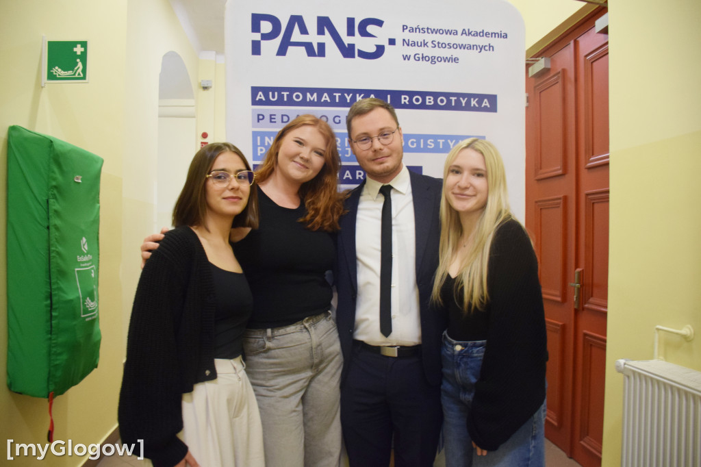 Empatia czy wiedza? Debata w PANS w Głogowie
