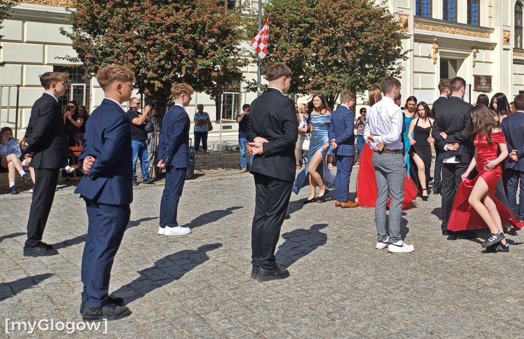 Polonez SP 2 na głogowskim rynku