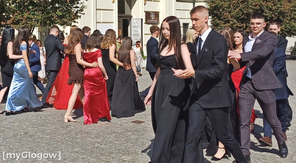 Polonez SP 2 na głogowskim rynku