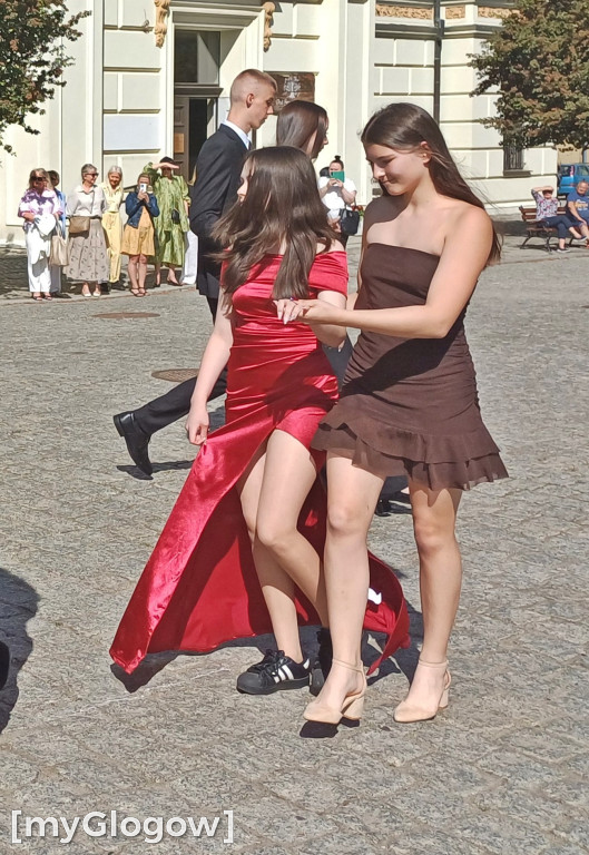 Polonez SP 2 na głogowskim rynku