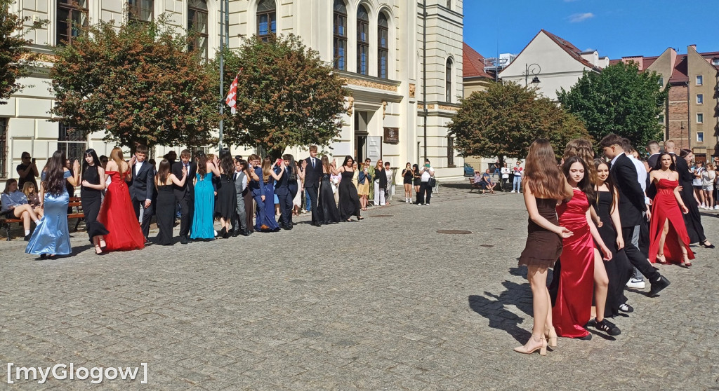 Polonez SP 2 na głogowskim rynku