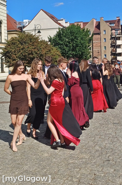Polonez SP 2 na głogowskim rynku