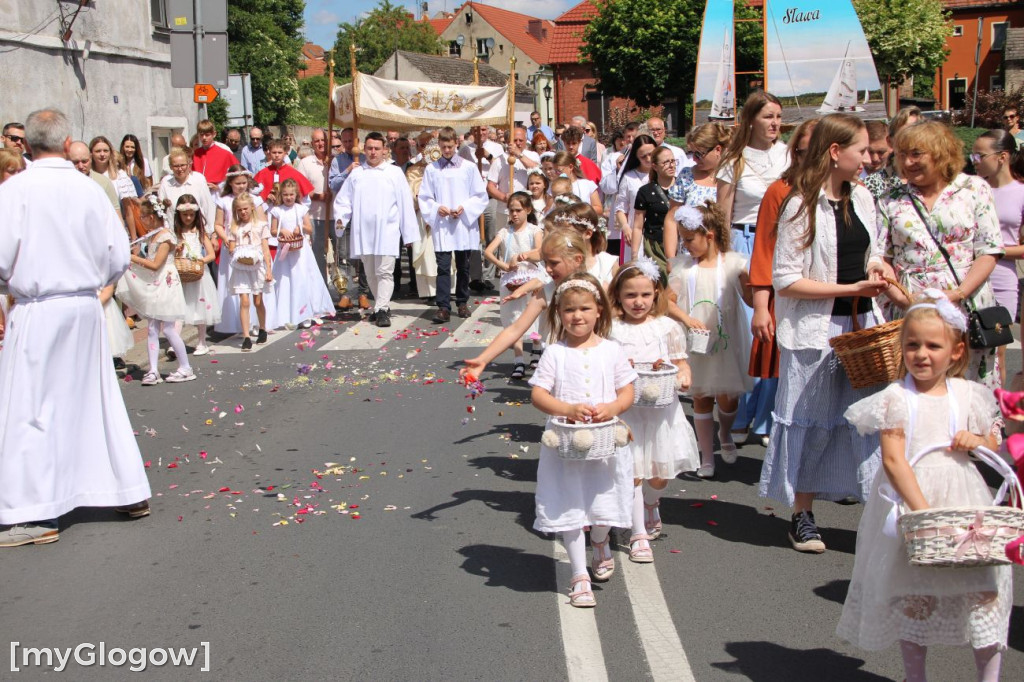 Procesja ulicami Sławy