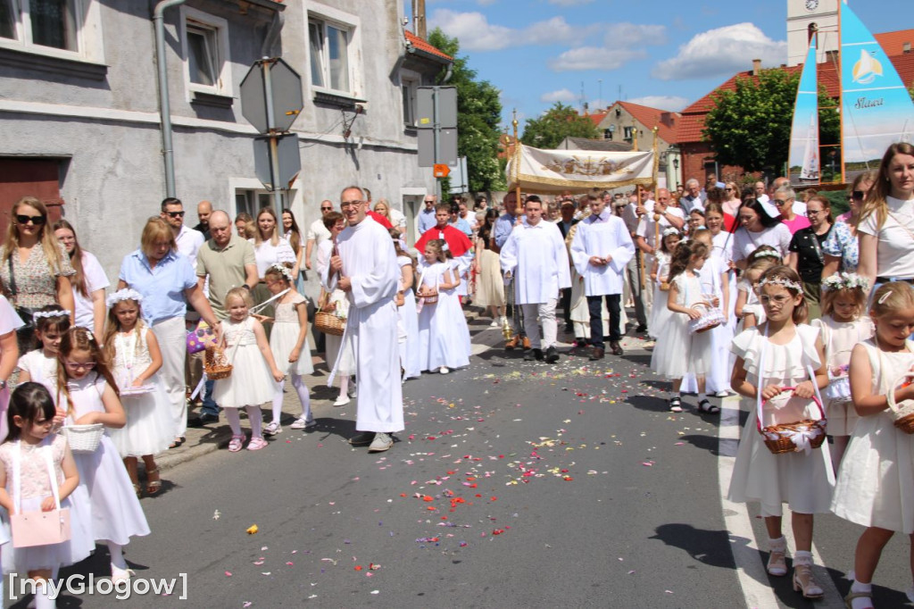 Procesja ulicami Sławy
