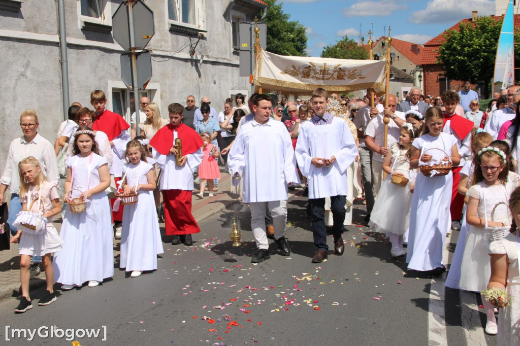 Procesja ulicami Sławy