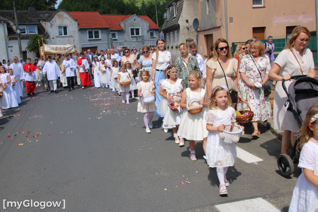 Procesja ulicami Sławy