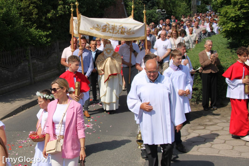 Procesja ulicami Sławy