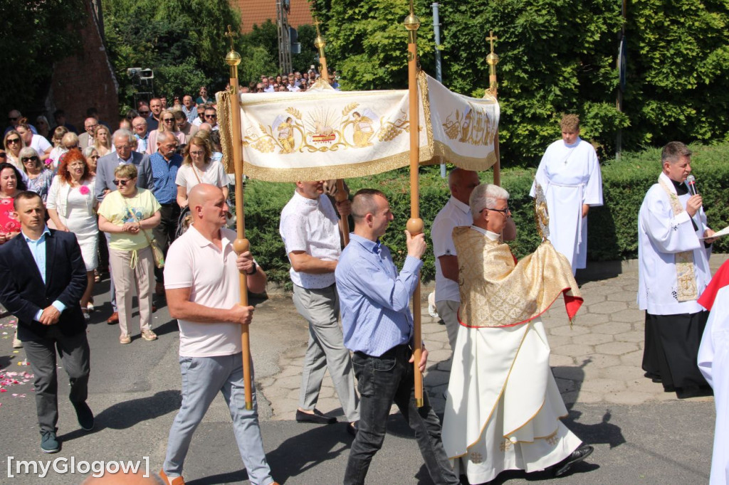 Procesja ulicami Sławy