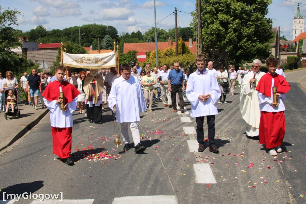 Procesja ulicami Sławy