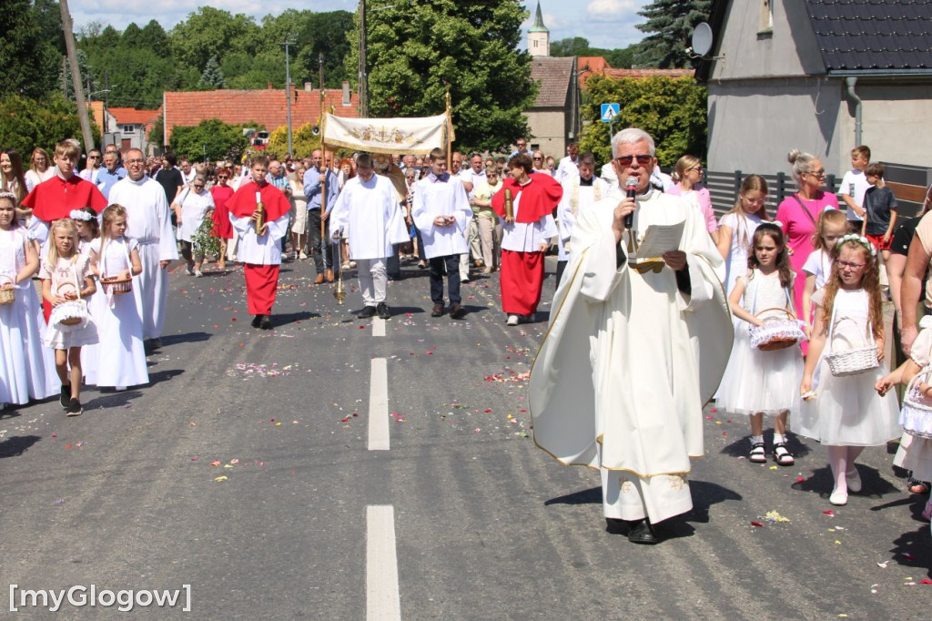 Procesja ulicami Sławy