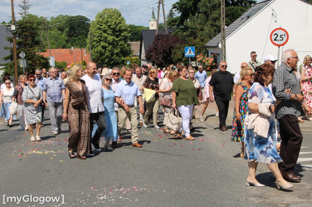 Procesja ulicami Sławy