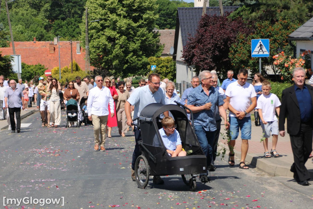 Procesja ulicami Sławy