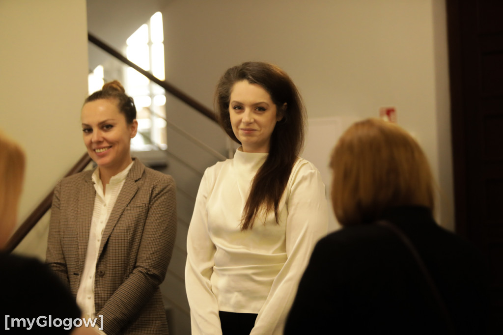 Grupa Etna z występem na scenie teatru