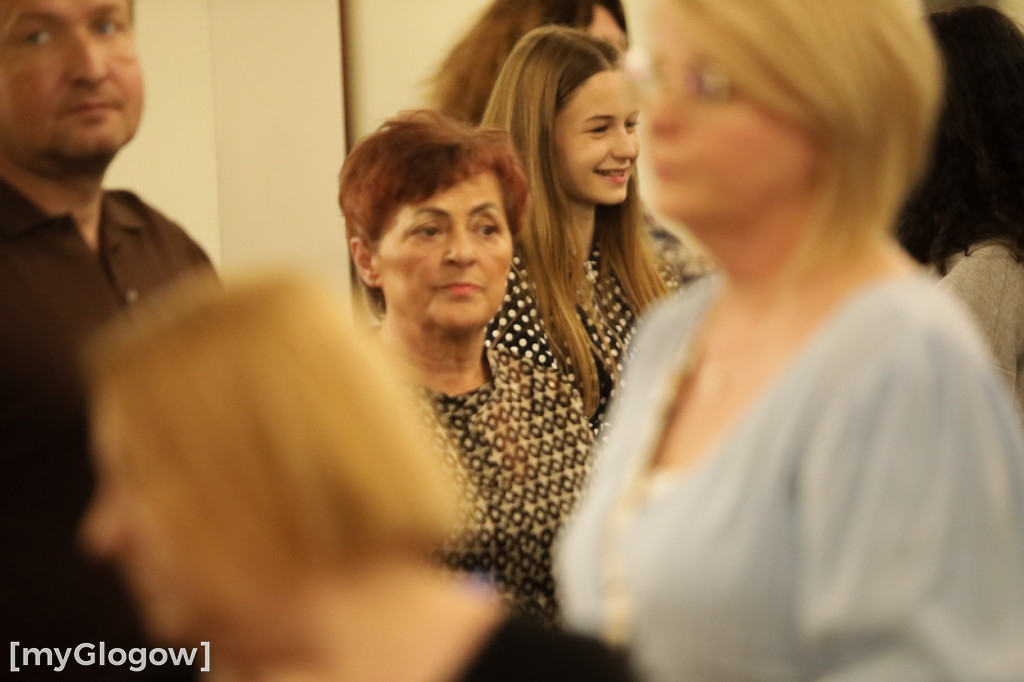Grupa Etna z występem na scenie teatru