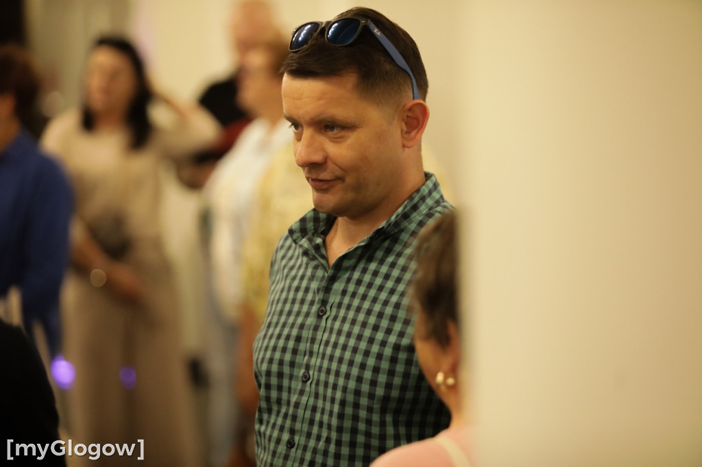 Grupa Etna z występem na scenie teatru