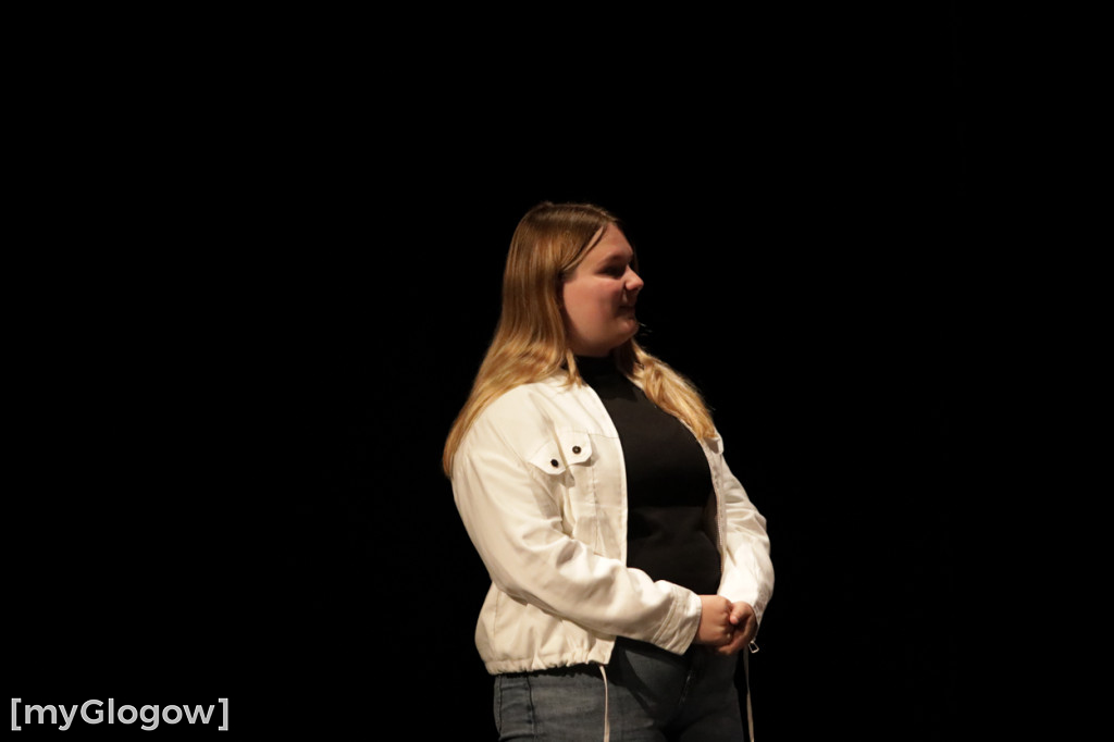 Grupa Etna z występem na scenie teatru