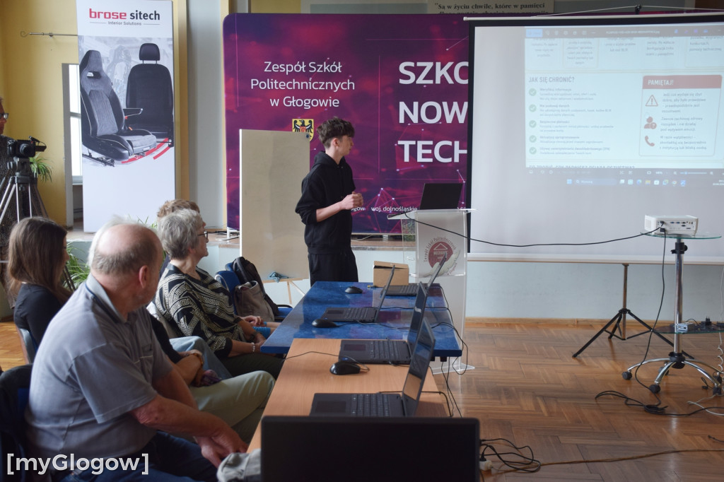 Cyfrowy senior w mechaniku w Głogowie
