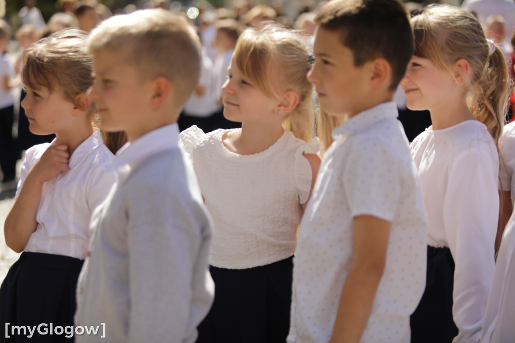 Polonez przedszkolaków na rynku w Głogowie