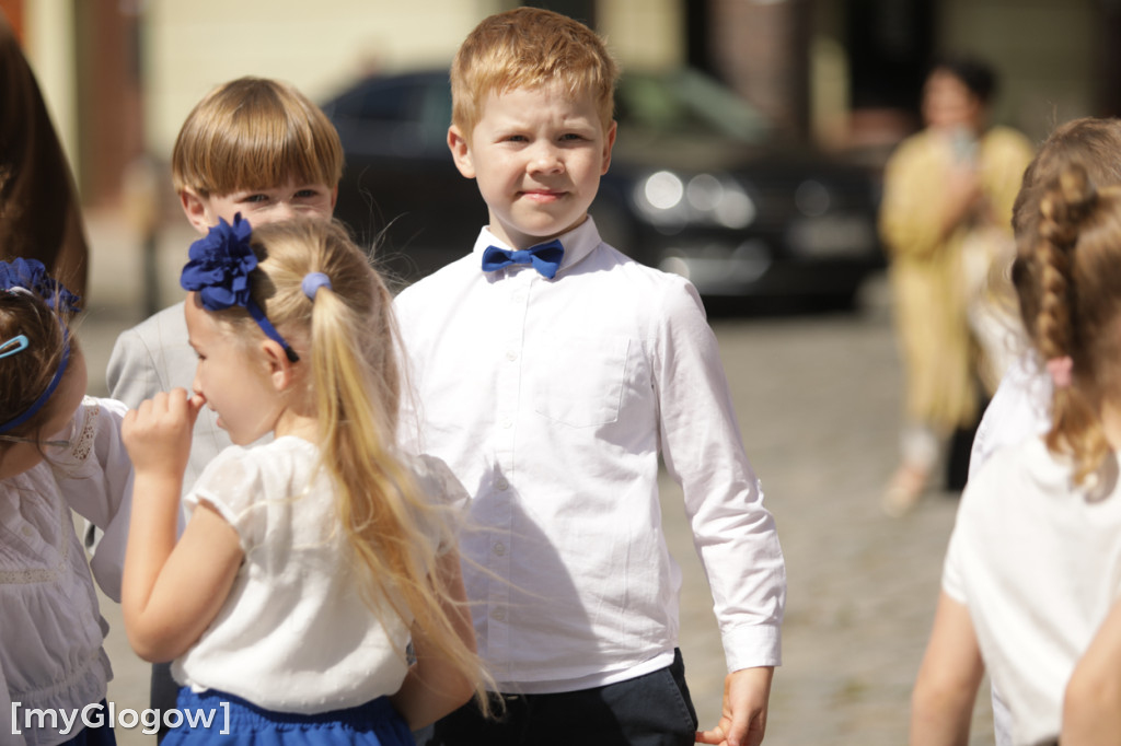 Polonez przedszkolaków na rynku w Głogowie