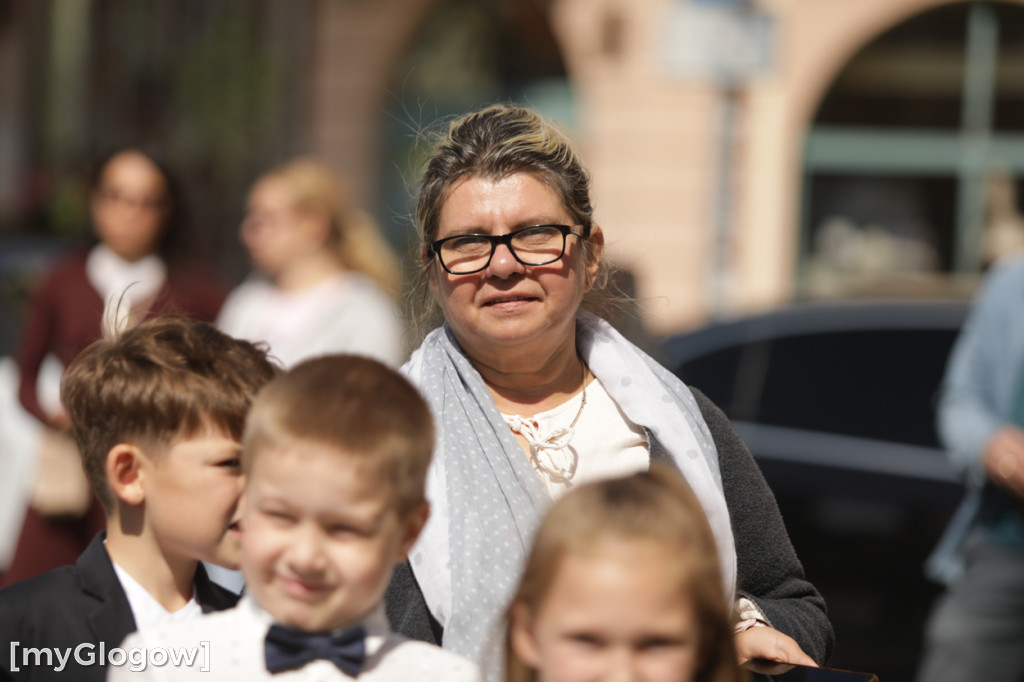 Polonez przedszkolaków na rynku w Głogowie