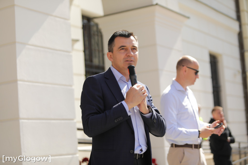 Polonez przedszkolaków na rynku w Głogowie