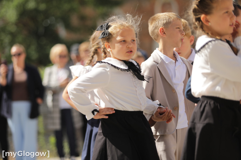 Polonez przedszkolaków na rynku w Głogowie