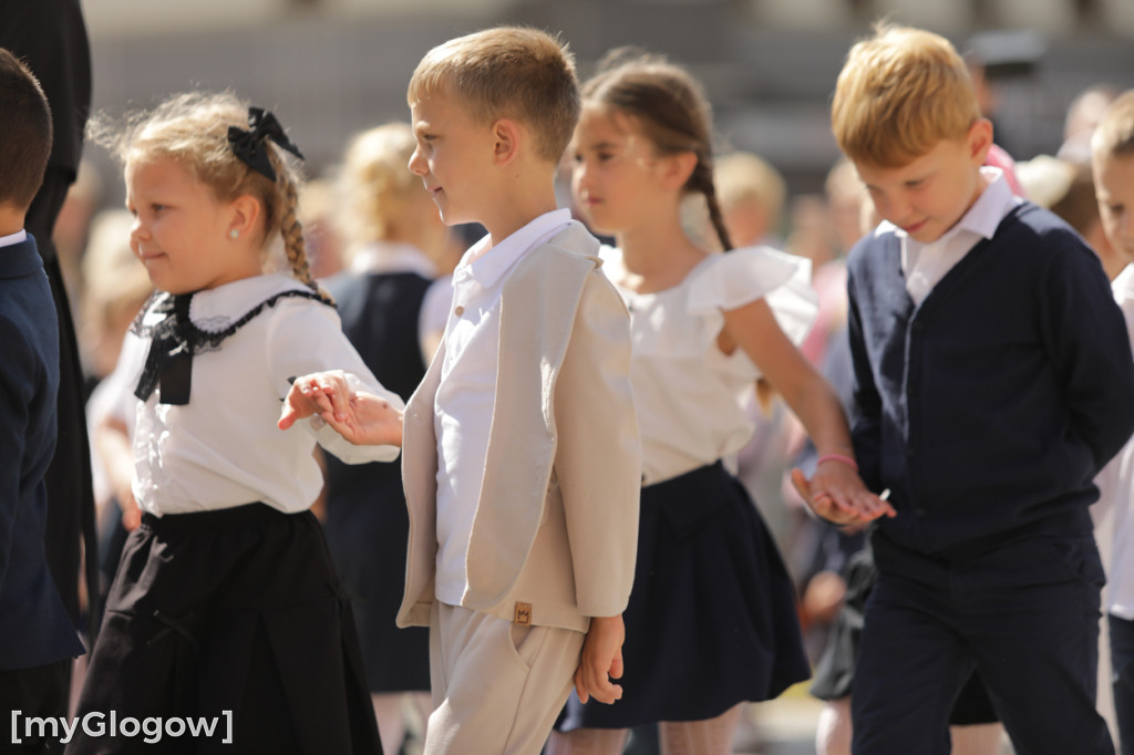 Polonez przedszkolaków na rynku w Głogowie