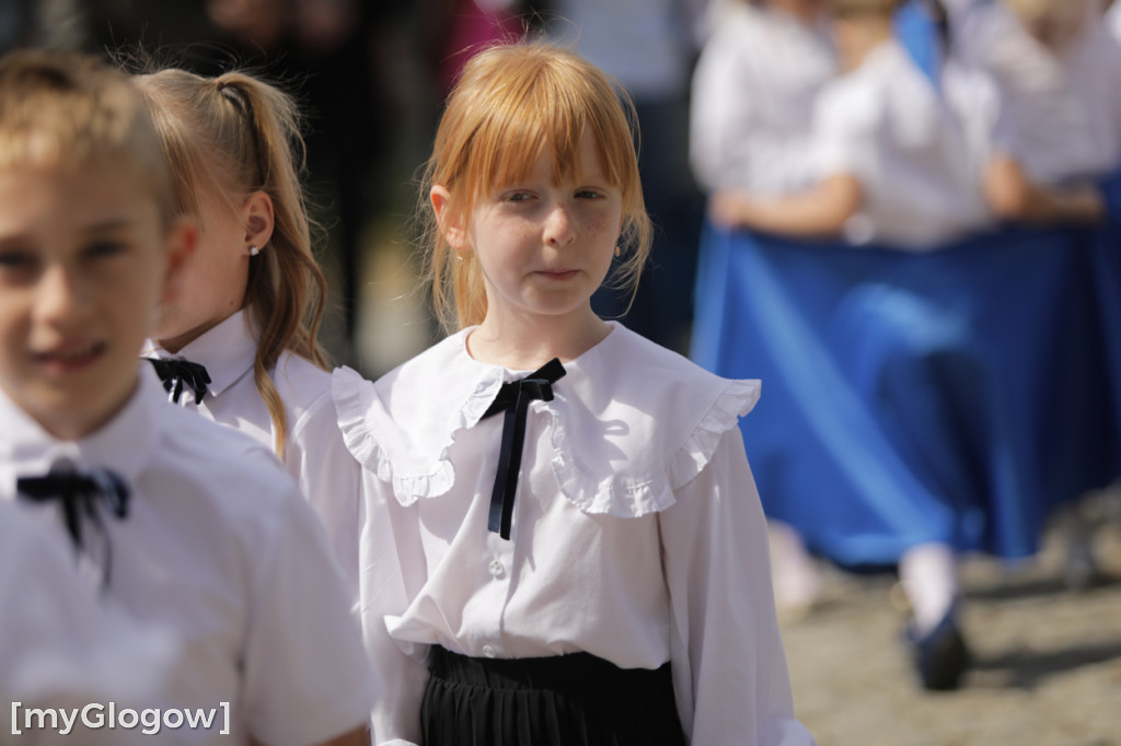 Polonez przedszkolaków na rynku w Głogowie