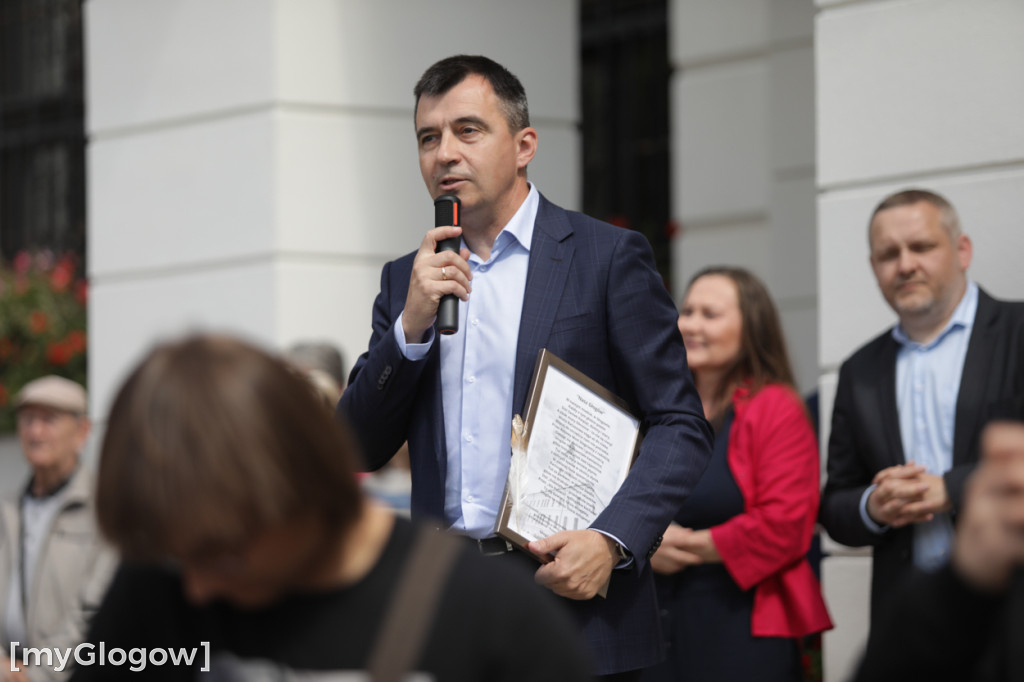 Polonez przedszkolaków na rynku w Głogowie