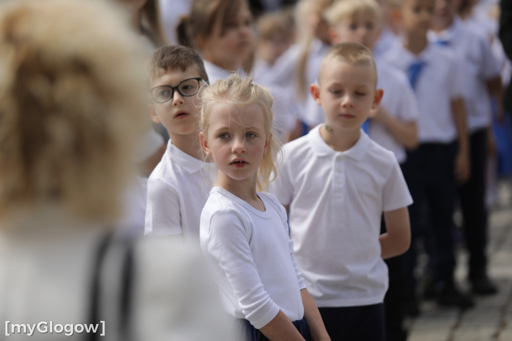 Polonez przedszkolaków na rynku w Głogowie