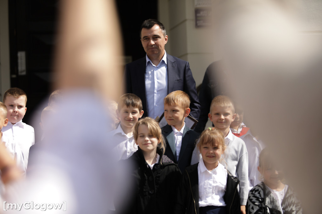 Polonez przedszkolaków na rynku w Głogowie