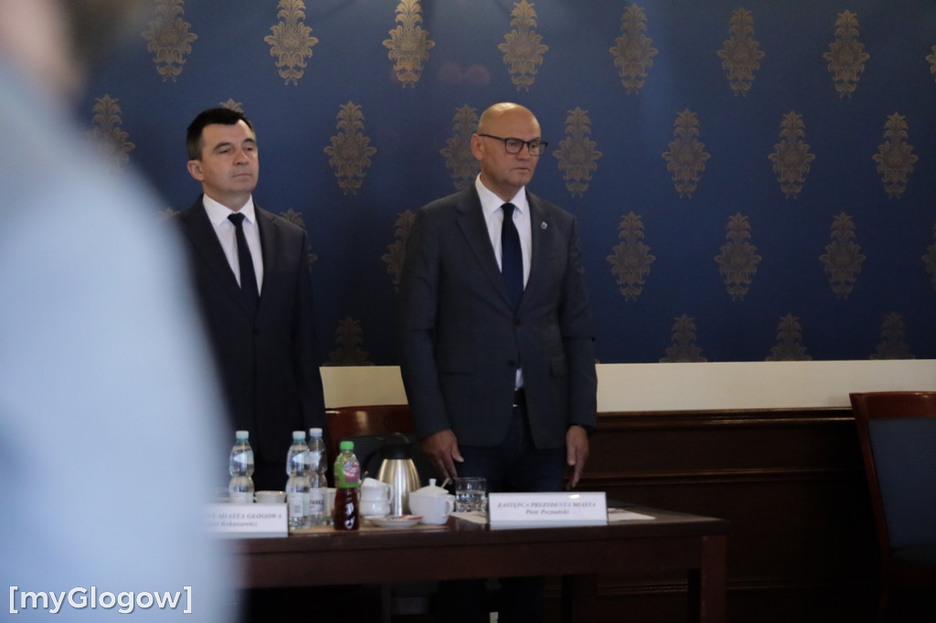Sesja w Głogowie i dyskusja o cenach śmieci